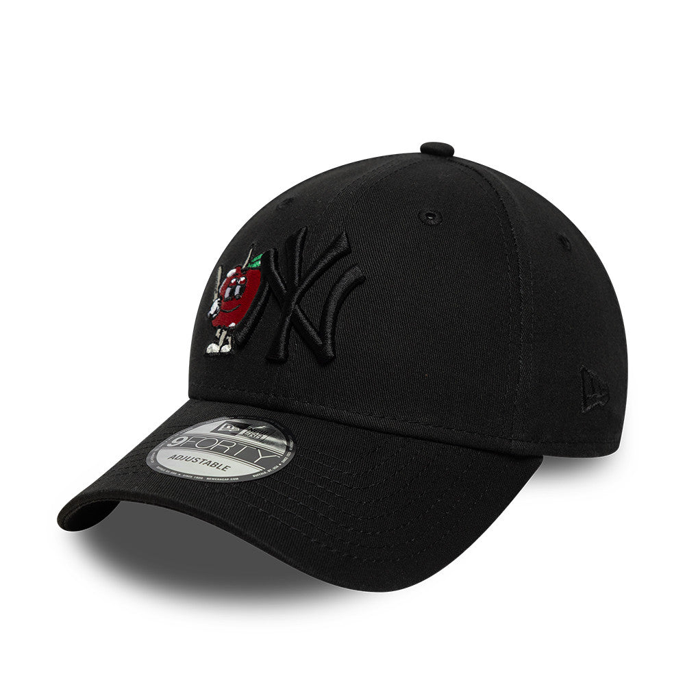 New York Yankees MLB Apple Icon 9Forty Strapback Black